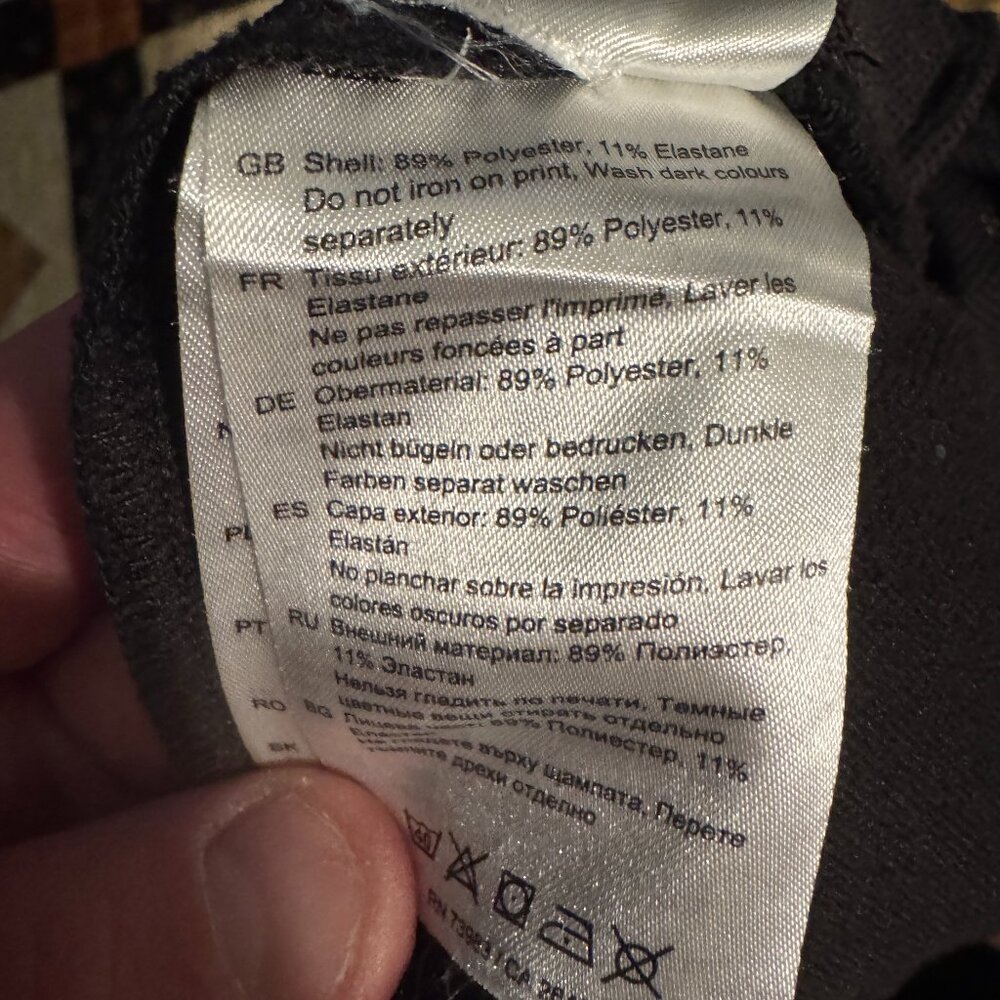 Helly Hansen Black Shorts Size XL - Picture 4 of 4